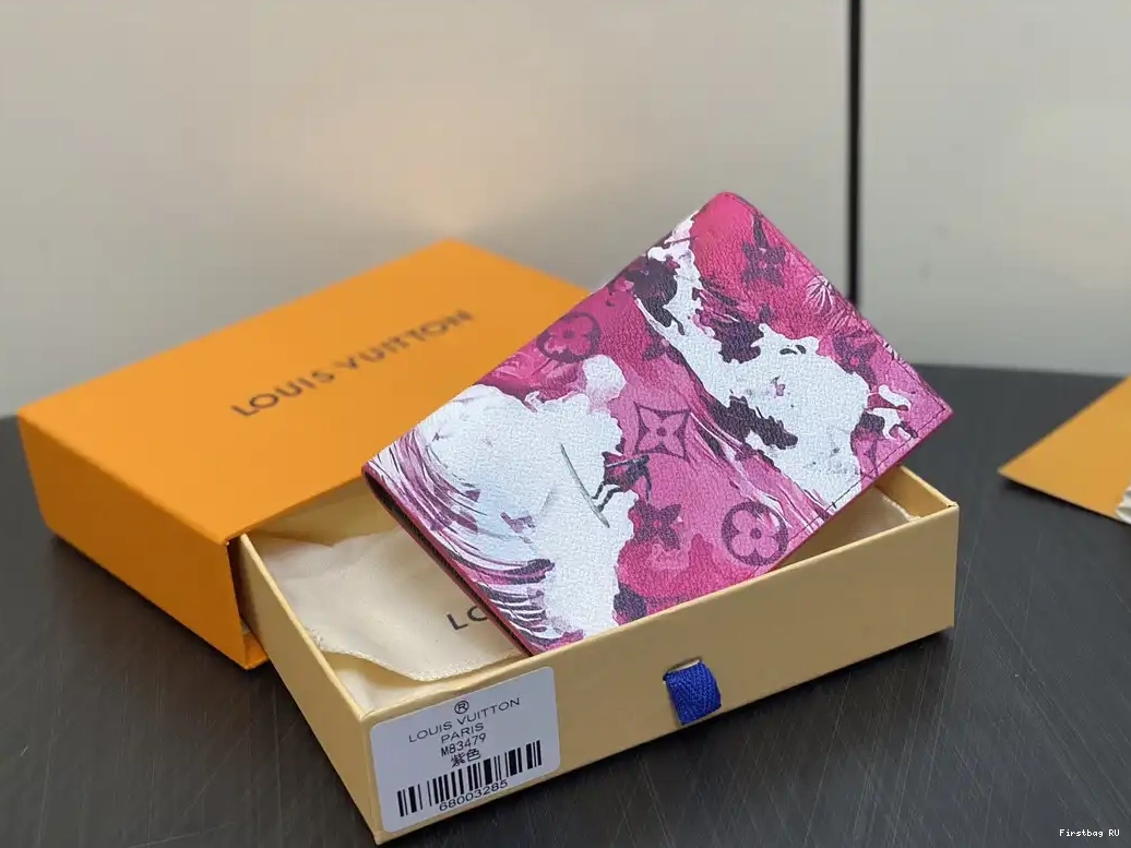 PASSPORT COVER-10*14*2.5CM Vuitton Louis 0502